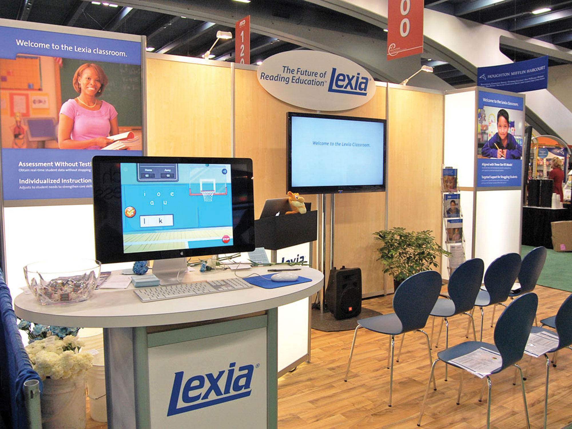 portfolio-images-2000x1500px-lx-booth-display2